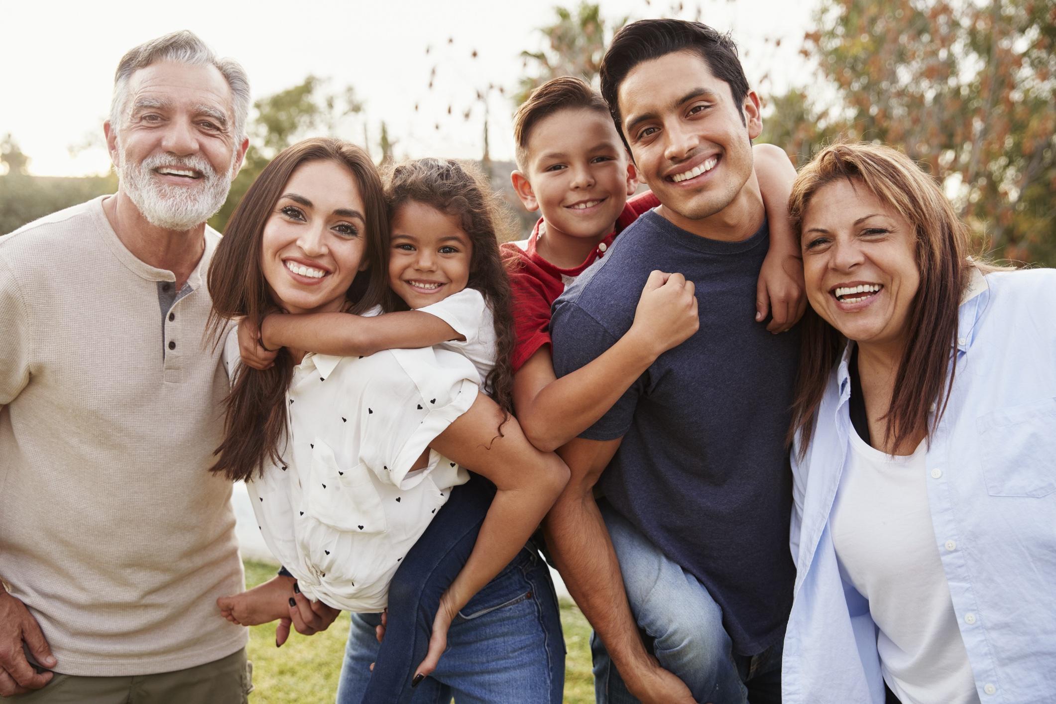 3 Tips for Latino Families Working With a Financial Planner