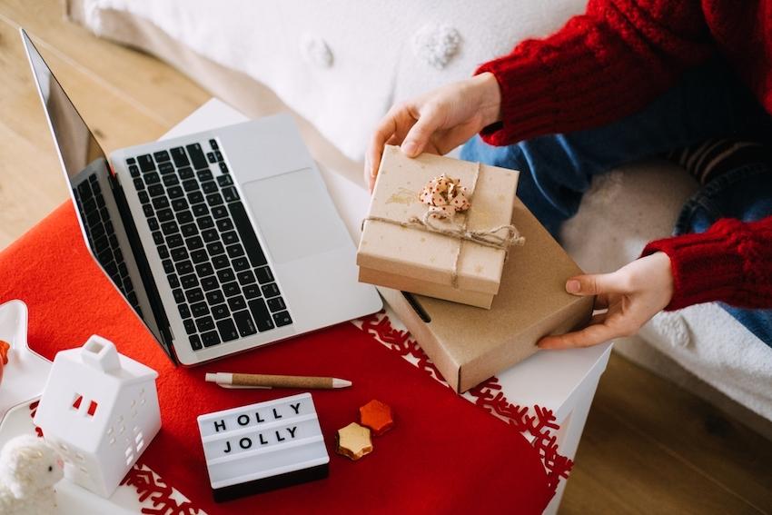 Best Ways To Use AI For Holiday Shopping 