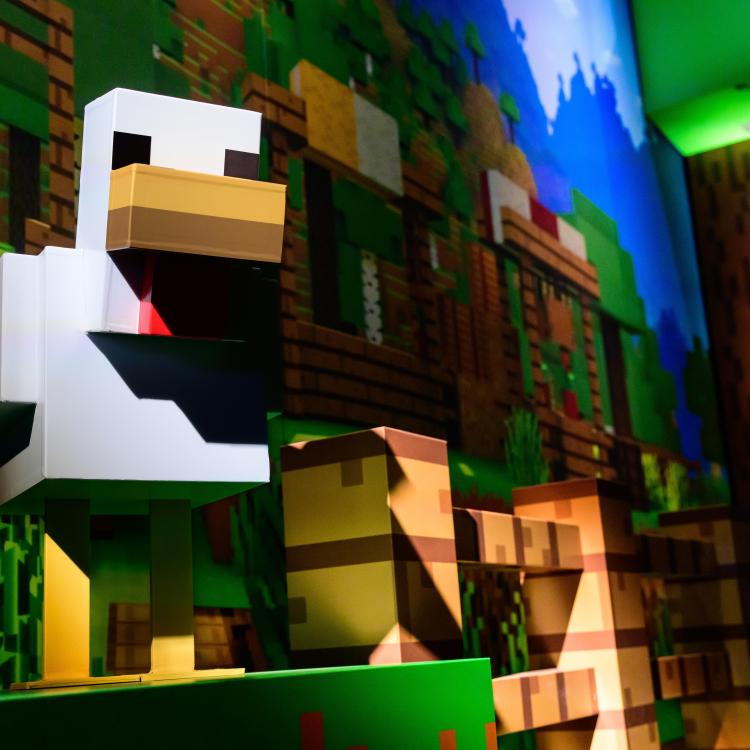 “MINECRAFT EXPERIENCE: VILLAGER RESCUE” REVEALS EXCLUSIVE IN-GAME CAPE FOR ALL ATTENDEES