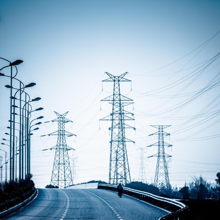 Why We Need to Strengthen and Expand America’s Electric Grid 